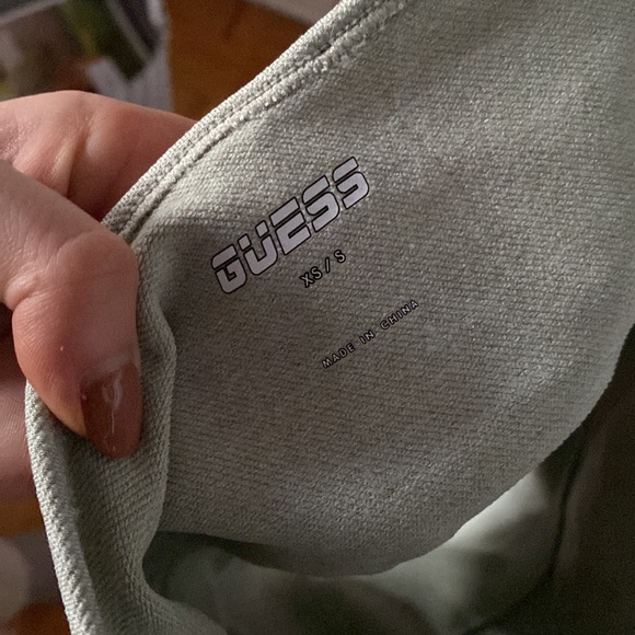 Guess sports top - Picture 4 of 4